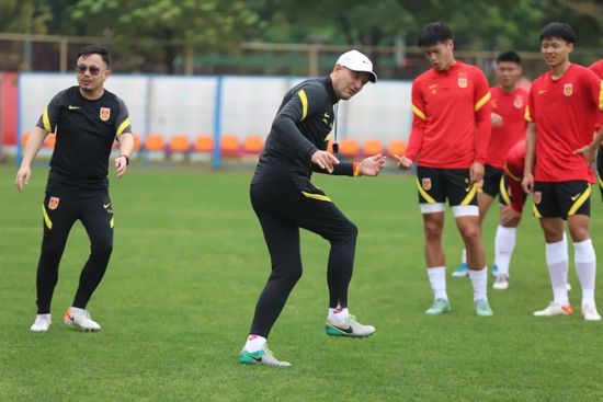 巨ru麻麻老师奶水
